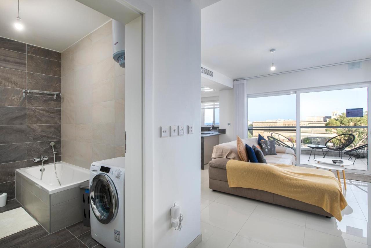 Spacious, Modern & Cosy 2 Bedroom 2 Bathroom Apartment - St. Julians Saint Julian's Екстериор снимка