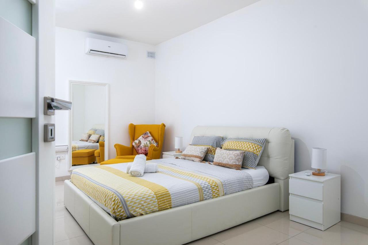 Spacious, Modern & Cosy 2 Bedroom 2 Bathroom Apartment - St. Julians Saint Julian's Екстериор снимка