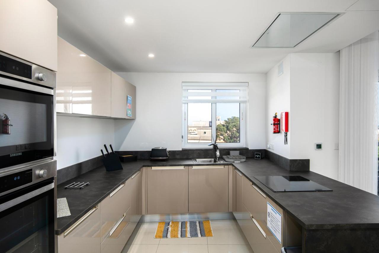 Spacious, Modern & Cosy 2 Bedroom 2 Bathroom Apartment - St. Julians Saint Julian's Екстериор снимка